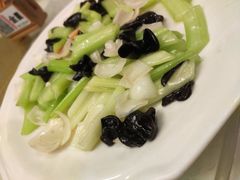 芹菜炒木耳-金苑海鲜酒家(新港中路店)