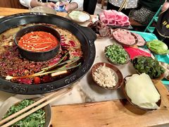 -黄潇洒老火锅(九眼桥宏济巷店)