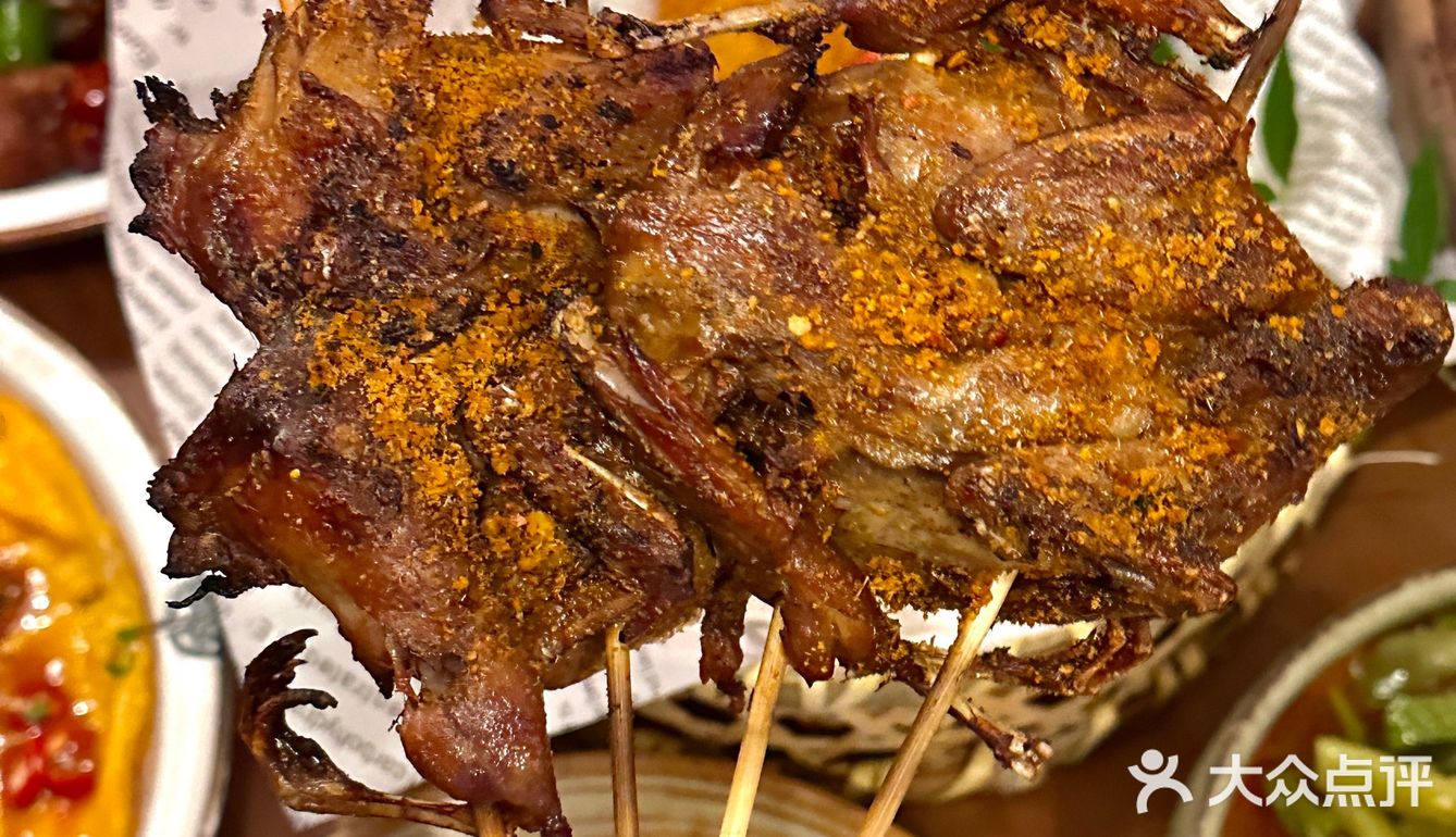 青岛小酒馆,好爱这种氛围松弛感…