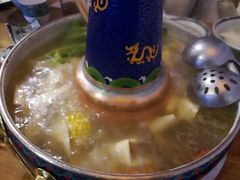 -毛辣果·贵州红酸汤牛肉火锅(西单店)