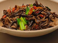 -八府香鸭·啫啫煲(华山路店)