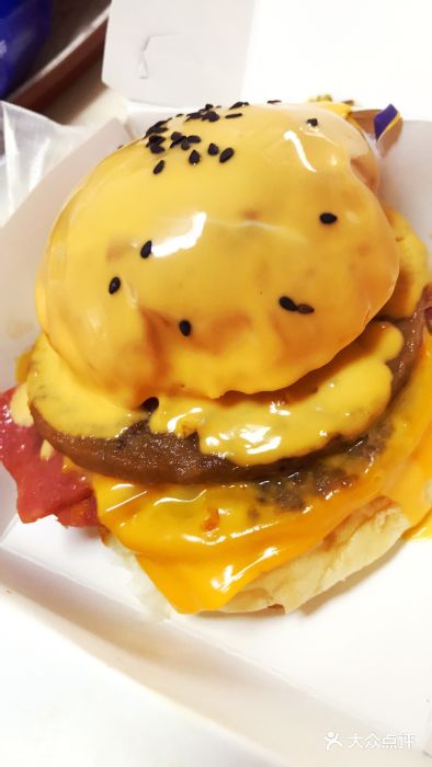 5路汉堡炸鸡(前进五路店)芝士熔岩牛肉汉堡图片