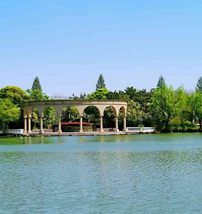 思贤公园-"和朋友一起约着来公园逛逛,听说这里有栀子.