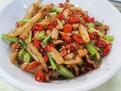 浏阳碎红椒炒肉-笨罗卜浏阳菜馆(龙华鹏润达店)