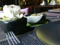 就是摆花都。。。-Ruen Urai