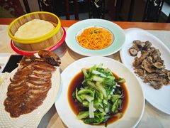 -梅利汴京烤鸭•开封豫菜地标店(东大街店)