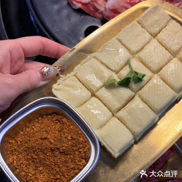 这家烤肉太适合学生党了！好吃不贵！ 
