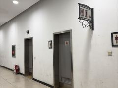 -燕莎奥特莱斯购物中心