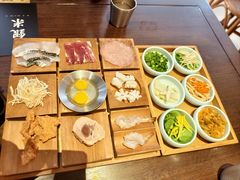 -银米·云南传统过桥米线(双廊黑金冠店)