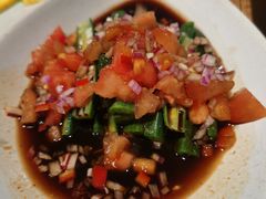 番茄酸辣秋葵-云海肴·汽锅鸡·云南菜(天山百盛优客店)