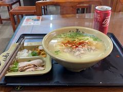 -亮亮面馆(经六路店)