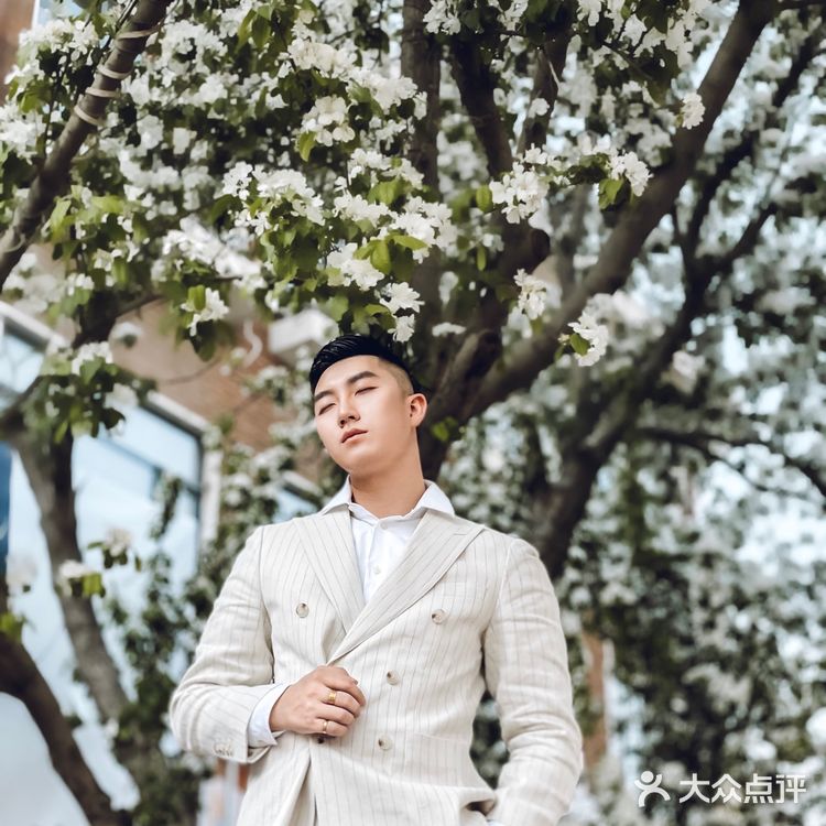 赏花攻略|绝美的白色海棠树下太浪漫了'🤍