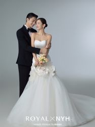 点击看大图 -挪娅婚纱摄影皇家会所