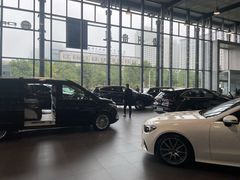 -贵州贵星奔驰4S店(观山湖店)