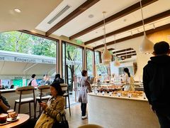 -VERIE BAKEHOUSE