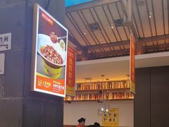 -阿瓦山寨·湘菜现炒·剁椒鱼头王(咸阳总店)