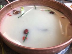 -三人行骨头王火锅(长寿店)