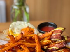 红薯条熏肉拼盘鸡翅吐司太阳蛋-翠贝卡&Mama Kelly Brunch Coffee(河西店)