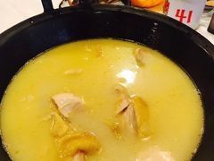 -鲜入围煮花胶鸡海鲜火锅