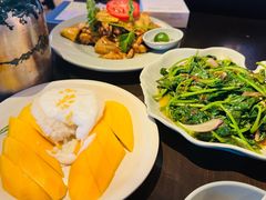 -大头虾越式风味餐厅(光明广场店)