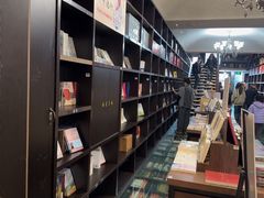 -钟书阁(松江泰晤士小镇店)