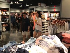 -Hollister(天环广场店)