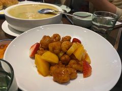 菠萝咕噜肉-有璟阁港式餐厅(国贸商城店)
