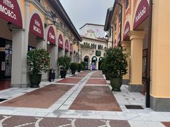 -佛罗伦萨小镇广佛名品奥特莱斯(疏港路店)