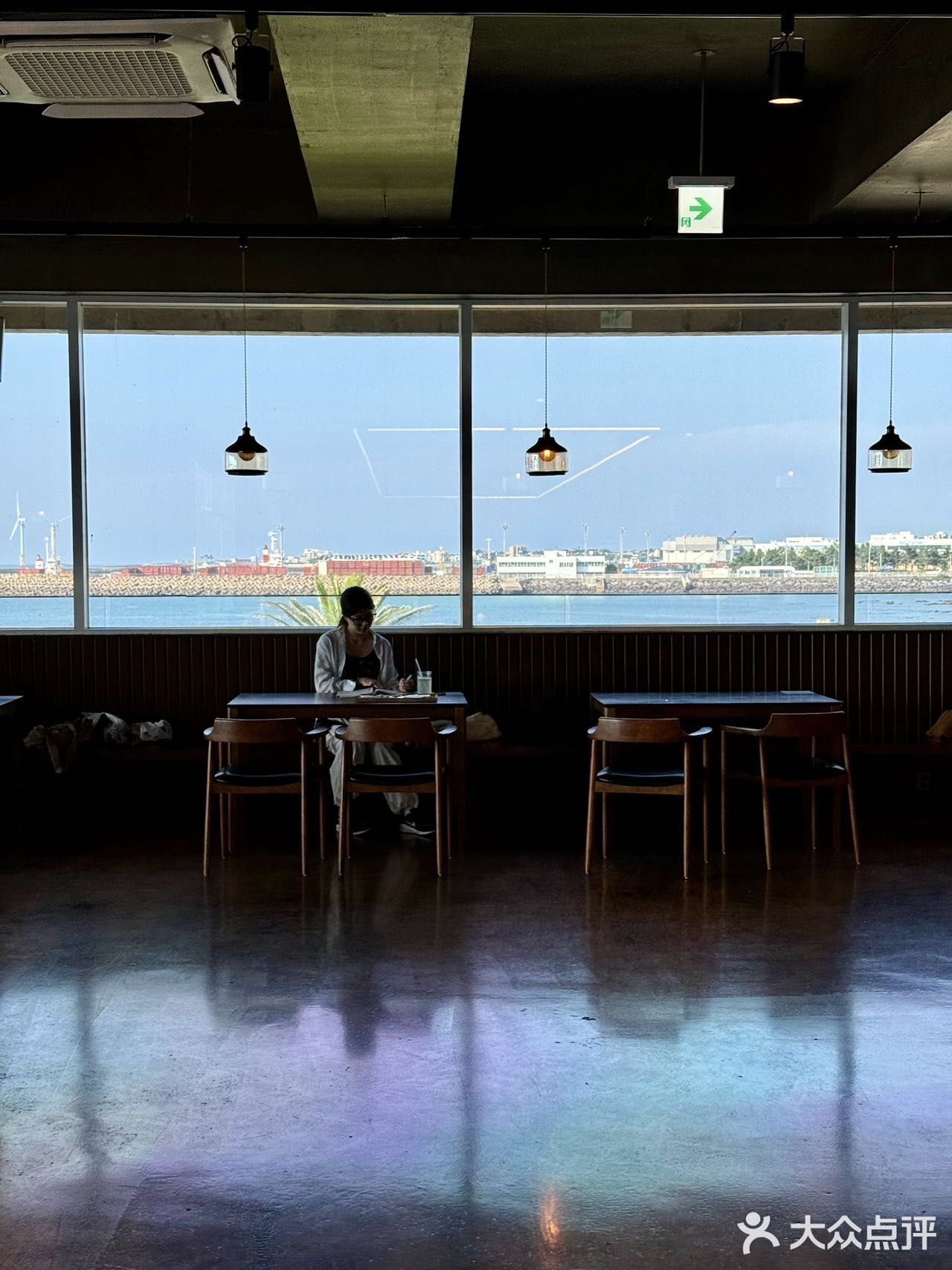 济州岛规模zui大咖啡店对面就是飞扬岛