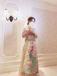 -觅白婚纱礼服馆