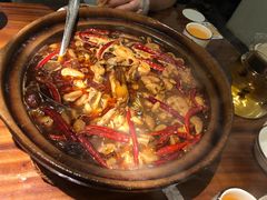 肥肠牛蛙砂锅-马头巷·食景园(苏州总店)