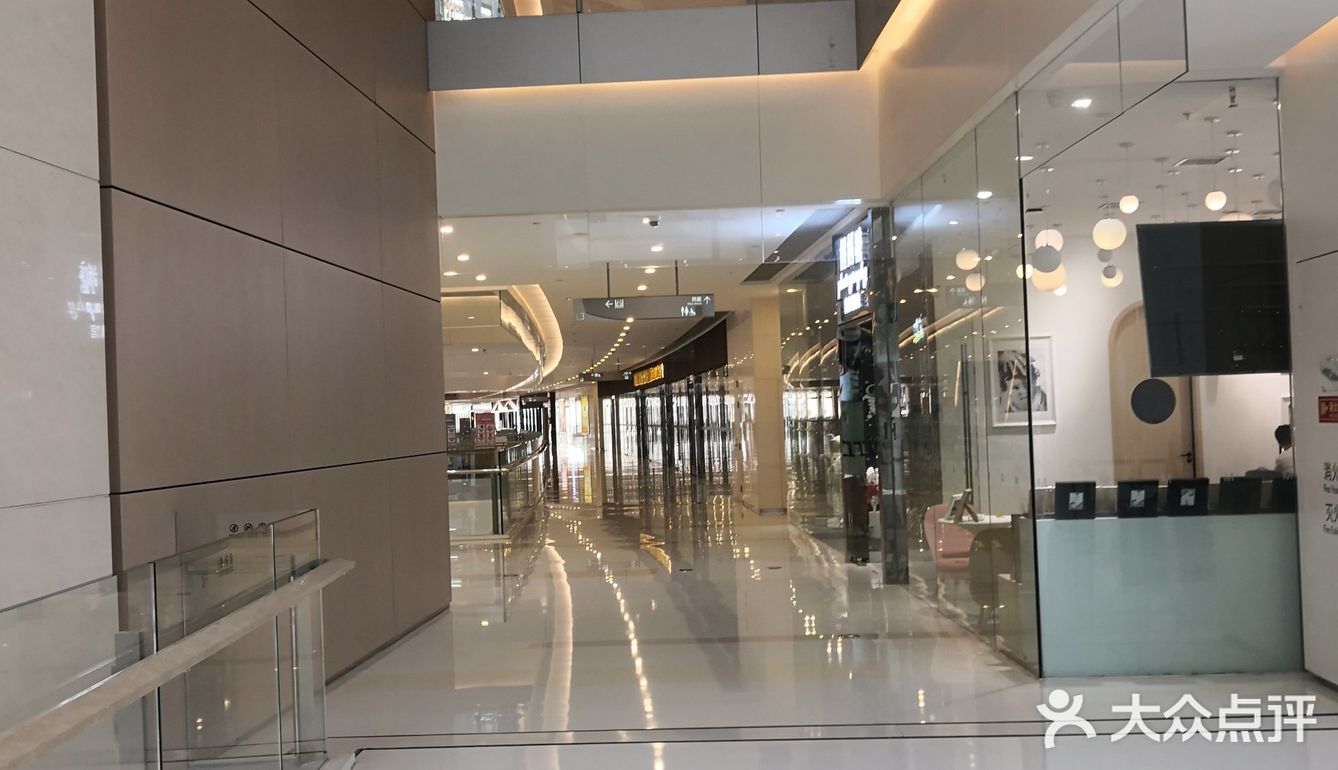 几个月时间，从门庭若市到零零散散的客流，以及一些关门