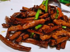 茶树菇炒牛柳条-万龙洲海鲜(大兴绿地缤纷城店)