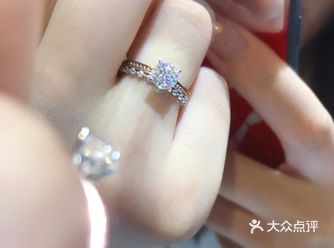 上瘾！又在它家买了一款钻戒