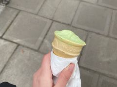 -麦当劳(轻轨曹杨路店)