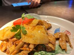 -大头虾越式风味餐厅(光明广场店)