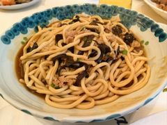 云耳肉茸捞面-沙龙酒家
