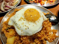 辣白菜炒饭-原始泥炉烤肉(总店)