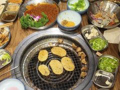 -明洞阿姨·韩式酱蟹烤肉·创意料理(三元桥店)