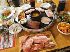 -江南猪肉商会无限续吃(弘大店)