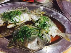 -辉记虾塘海鲜农庄
