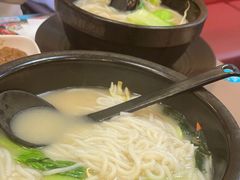 -灵芝妹子海鲜米线(瓦房店新玛特店)