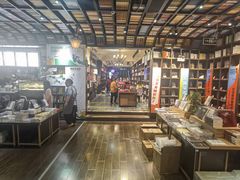 -钟书阁(松江泰晤士小镇店)