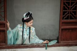 -一揽芳华汉服旗袍体验馆(拙政园店)