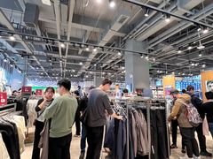 -百年港湾奥特莱斯(香炉礁店)