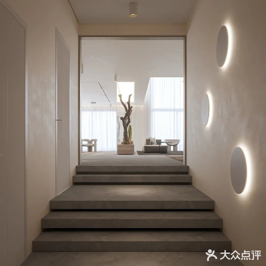 极简白色别墅，充满自然的高格调