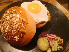 -HIGH FIVE哈福手工汉堡(桂林路店)