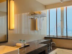 -广州中心皇冠假日酒店