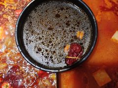 -老牌坊云南鱼豆花火锅(哈西万达店)