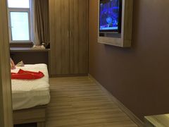 -西安大雁塔科技大学地铁站亚朵酒店